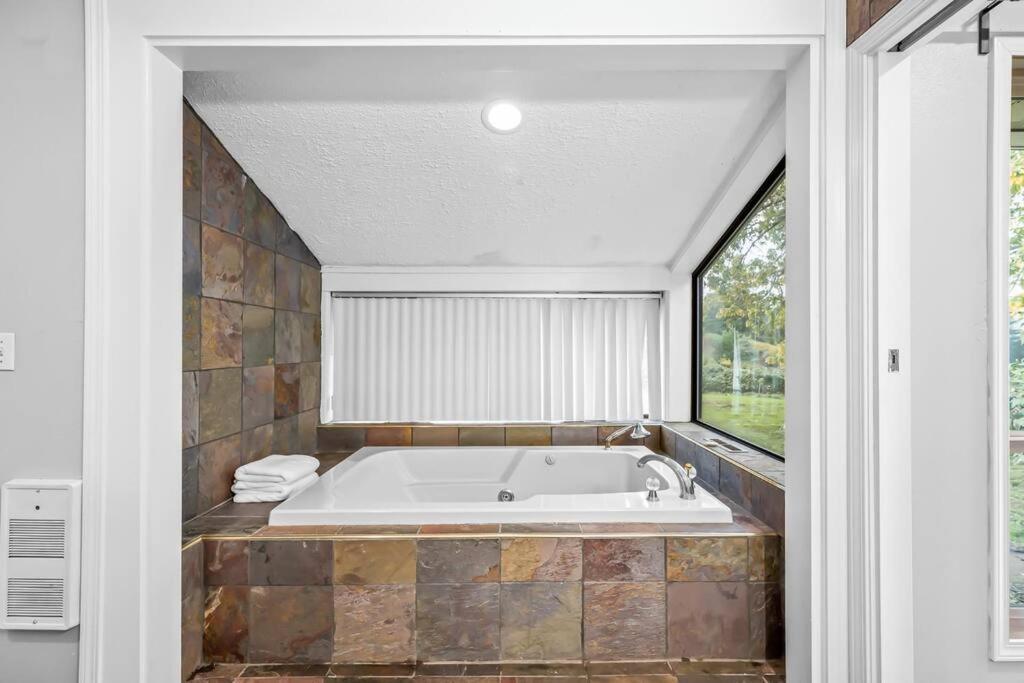 22 Acres Home With Hot Tub Minutes From Ilana Casino Ridgefield Exterior foto